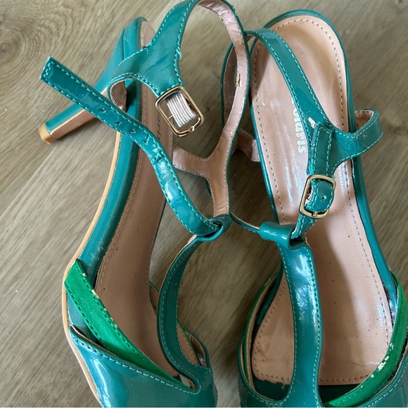 Green Low Heel Shoes - Picture 6 of 9